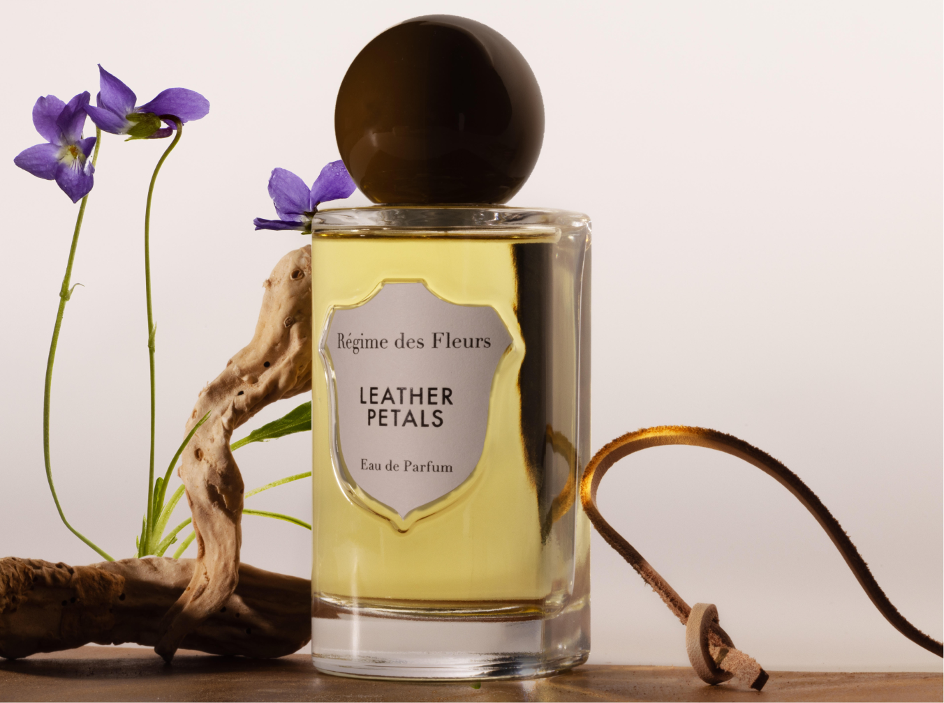 LEATHER PETALS – Régime des Fleurs